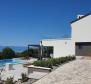 Villa de qualité supérieure avec piscine à Kostrena, avec une vue imprenable sur la mer, à vendre - pic 2