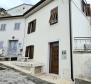 Maison unique à Vrsar avec vue sur la mer, à seulement 50 mètres de la mer, à vendre - pic 2