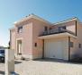 Magnifique villa familiale à Kastela avec piscine et garage, à seulement 300 mètres de la plage - pic 4