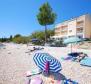 Tolles Apart-Haus am Wasser mit 16 Apartments an der Makarska Riviera 