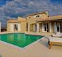 Villa with swimming pool in Buje 