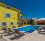 Villa with three apartments and pool in Mušalež, Poreč - pic 2