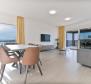 Przestronny apartament z 3 sypialniami blisko morza w Marina w Trogirze - pic 7