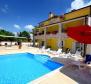 Bright property in Porec area with swimming pool and 4 apartments - pic 4