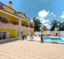 Bright property in Porec area with swimming pool and 4 apartments - pic 7