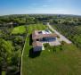 Belle villa moderne dans la région de Valtura-Liznjan sur un demi-hectare de terrain - pic 4