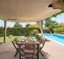 Krásná vila s bazénem v oblasti Poreč, vysněná nemovitost pro Istrii - pic 6