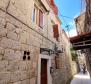 Háromszintes felújított kőház Trogir város történelmi magjában - pic 3