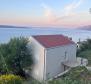 Tökéletes ház 3 apartmannal és csodálatos kilátással a tengerre az Omis riviérán - pic 5