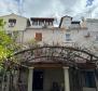 Reduziert! Haus mit 3 Wohnungen in der 1. Reihe zum Meer in Trogir! - foto 3