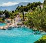 Fantastique villa moderne avec piscine et ascenseur en 1ère ligne de mer à Mimice, Riviera d'Omis - pic 3