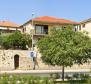 Première ligne de mer - maison d'hôtes de trois appartements avec jardin, garage et vue mer à Trogir - pic 18