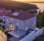 Superbe villa à Postira sur Brac avec place de bateau, à seulement 100 mètres du port de plaisance - pic 15