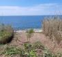 Maison en pierre au premier rang de la mer sur une île de la région de Mali Losinj ! 