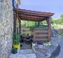 À prix réduit ! Maison en pierre adaptée avec toit-terrasse sur l'île de Krk, à vendre ! - pic 44