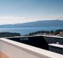 Zweistöckiges Luxus-Penthouse mit Dachterrasse und Swimmingpool 