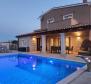 Nice villa with a swimming pool on the very edge of Liznjan, for sale - pic 2