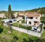 Reduziert! Außergewöhnliche Villa in Buje mit Panoramablick, zu verkaufen - foto 6