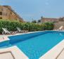 House of three apartments and wonderful swimming pool in Valtura, Ližnjan, just 1 km from the sea - pic 3