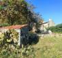 Stone house in Labin area with land plot of 3956 sq.m. - pic 4