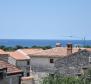 Familienhaus mit Geschäftsräumen und Meerblick in Peroj, nur 1 km vom Strand entfernt - foto 2