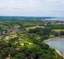 Projet exceptionnel d'hôtels et de villas en bord de mer à Umag, Savudrija au bord de la plage - pic 4