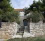 Manoir unique au bord de l'eau dans la région de Sibenik avec accès à la jetée et à la plage - pic 9