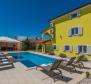 Villa avec trois appartements et piscine à Mušalež, Poreč - pic 2