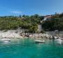 Wunderschöne erste Steinvillenreihe in der Gegend von Dubrovnik neben dem Pier und dem wunderschönen Strand - foto 8