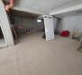 Propriété de 3 appartements à vendre à Kastel Stafilic à seulement 400 mètres de la mer - pic 14