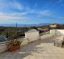 Appartement avec terrasse et vue sur la mer sur l'île de Krk - pic 2