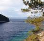 Terrain constructible sur l'île de Korcula à Vela Luka -1ère rangée de la mer - pic 2