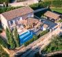 Provence style villa with swimming pool in Svetvinčenat 