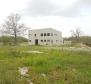 Land and storage hall in Barban 