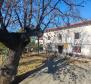 Old stone house with garden in Malinska, Krk Island, for sale 