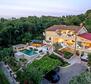 Grand villa with pool in Poreč, for sale 