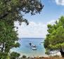 Terrain sur l'île de Cres à 90 mètres de la mer 